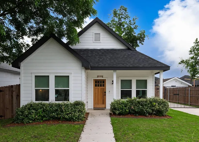 Fenced Yard - Fire Pit - Gated Parking - Workspace Holiday home