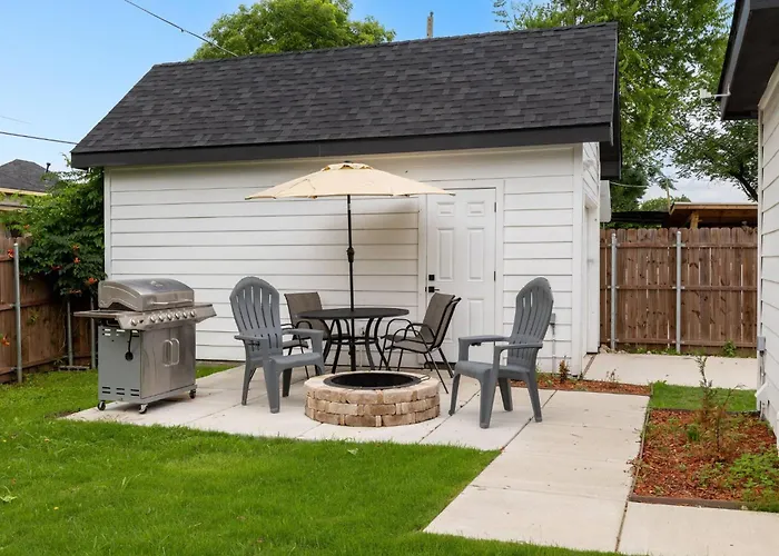 Fenced Yard - Fire Pit - Gated Parking - Workspace Holiday home